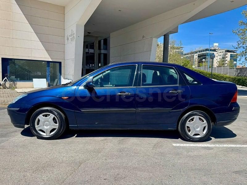Usado Ford Focus Trend 115 CV (84 kW) 2006 Azul Berlina