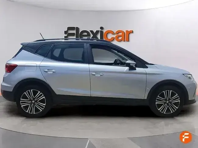 Usado Seat Arona Style 110 CV (80 kW) 2023 Blanco SUV