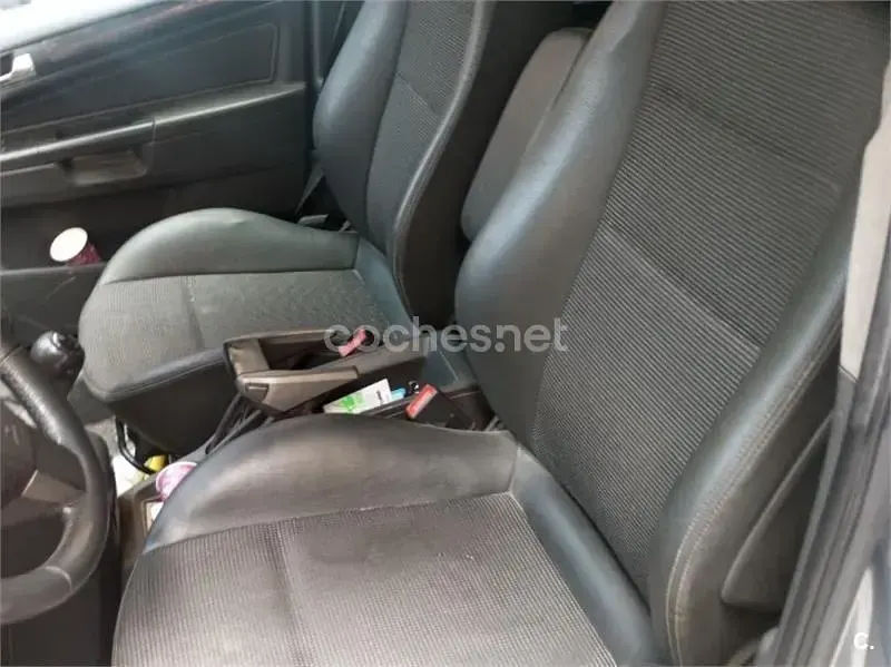 Usado Opel Zafira Cosmo 120 CV (88 kW) 2006 Gris / plata Monovolumen