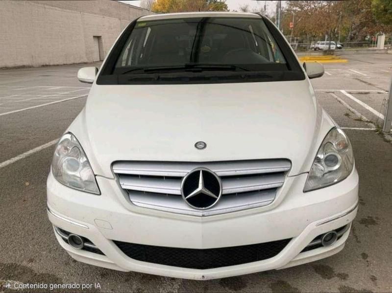 Usado Mercedes B180 Sport Edition 109 CV (80 kW) 2011 Blanco Monovolumen