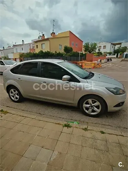 Usado Ford Focus Business Edition 90 CV (66 kW) 2009 Gris / plata Berlina