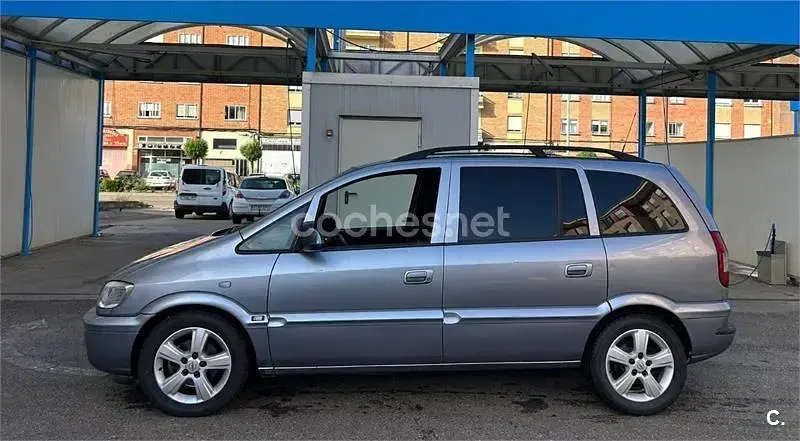 Usado Opel Zafira Elegance 100 CV (73 kW) 2005 Gris / plata Monovolumen