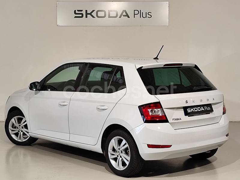 Usado Skoda Fabia Ambition 95 HP (69 kW) 2021 Branco Sedan