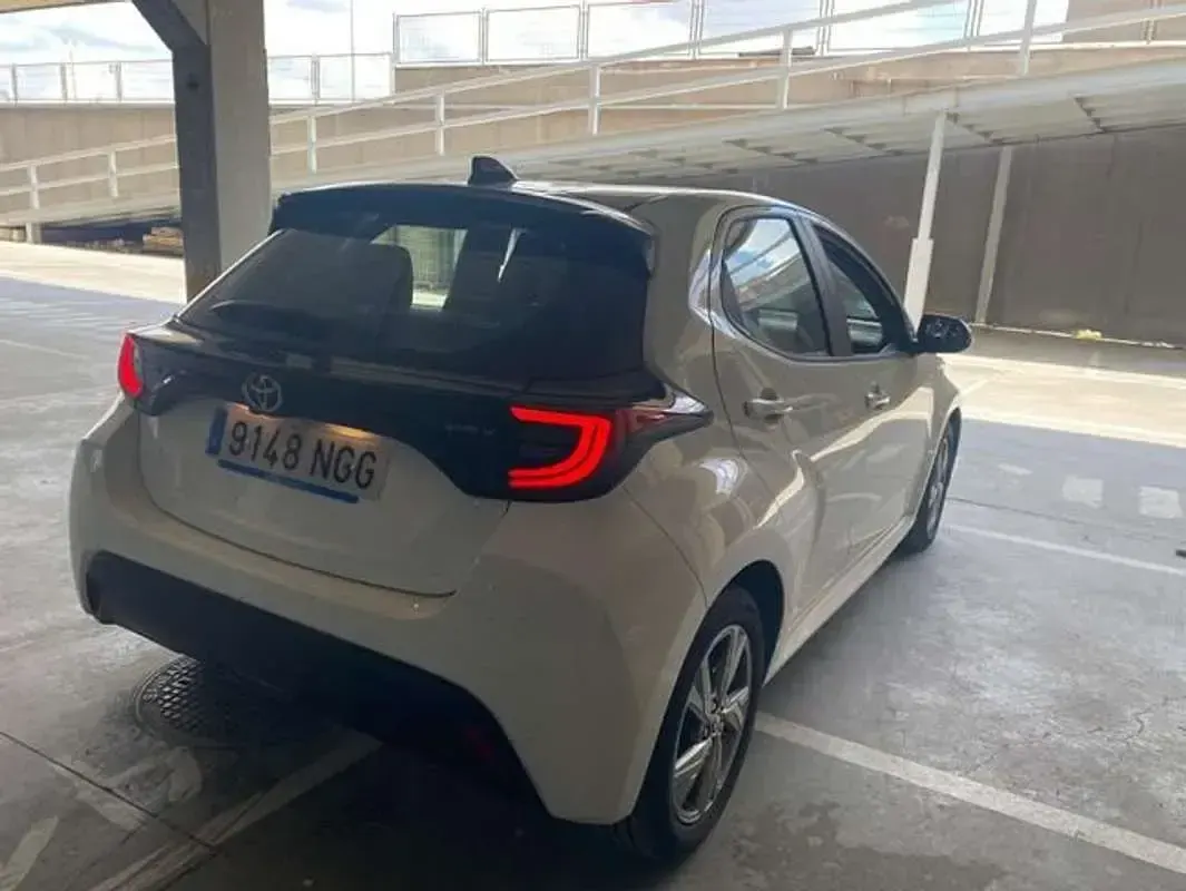 Usado Toyota C-HR Advance 140 CV (102 kW) 2025 Blanco SUV