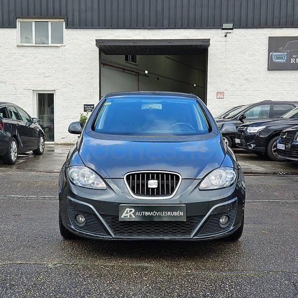 Usado Seat Altea Reference 105 CV (77 kW) 2012 Gris / plata Monovolumen