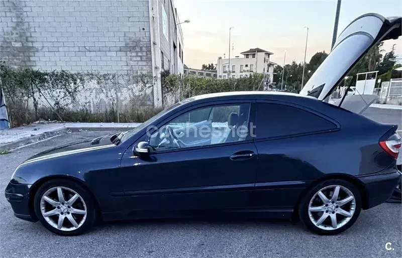 Usado Mercedes C230 204 CV (150 kW) 2006 Negro Berlina