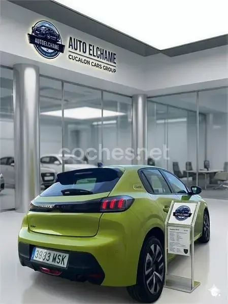 Usado Peugeot 208 Active 100 CV (73 kW) 2024 Amarillo Utilitario