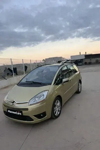 Usado Citroën Grand C4 Picasso Exclusive 110 CV (80 kW) 2007 Amarillo Monovolumen