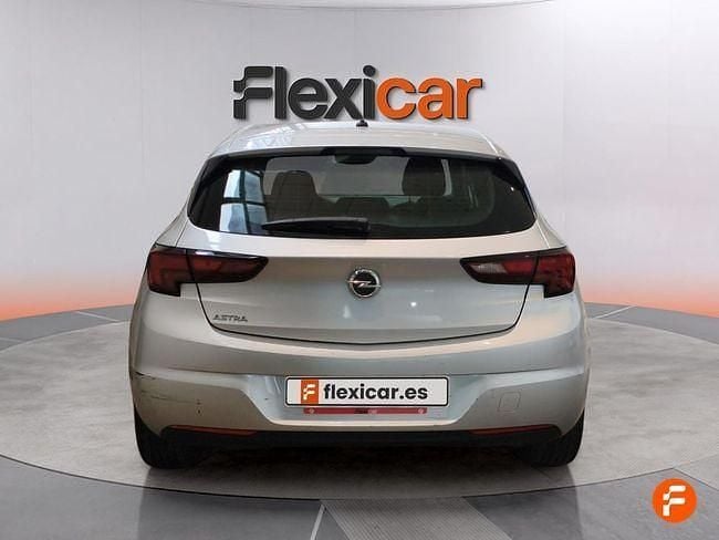 Usado Opel Astra Business 130 CV (95 kW) 2020 Gris Familiar