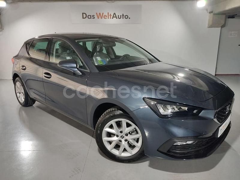 Gris Usado 2025 Seat Leon Style Berlina | 20.500 € (Super precio) - Imagen 1/4