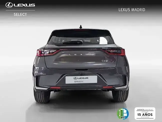 Usado Lexus LBX 136 CV (100 kW) 2025 Gris SUV