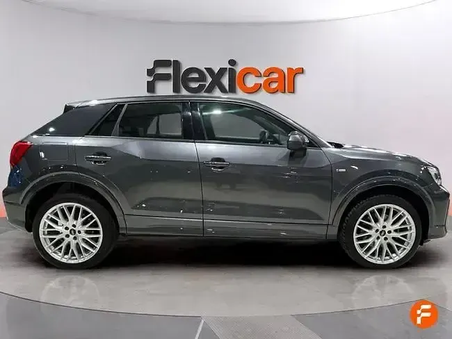 Usado Audi Q2 S-Line 150 CV (110 kW) 2024 Gris SUV