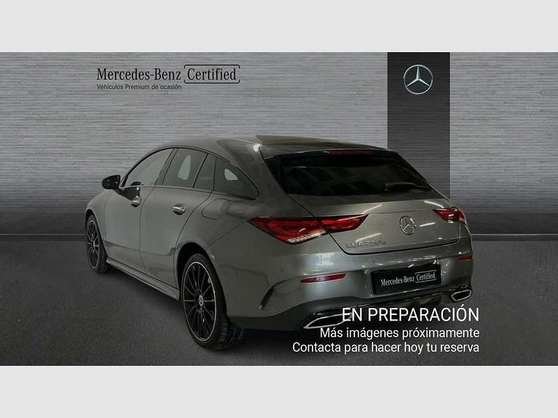 Usado Mercedes CLA250e Shooting Brake 218 CV (160 kW) 2022 Gris Familiar
