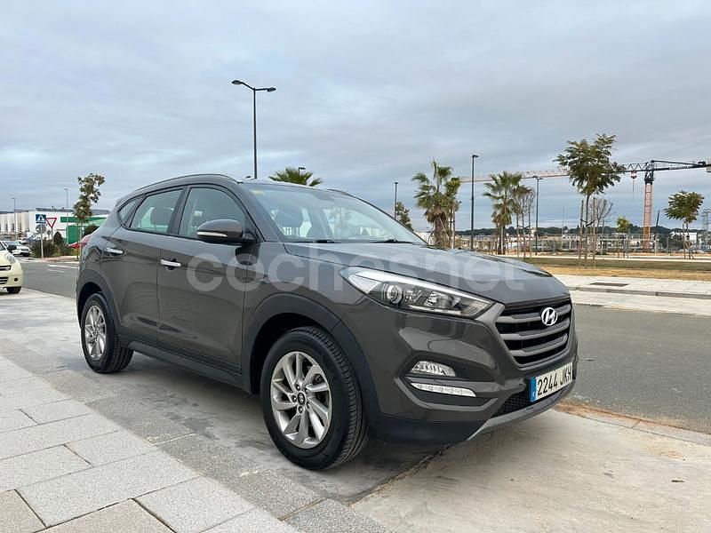 Usado Hyundai Tucson 115 CV (84 kW) 2015 Gris / plata SUV