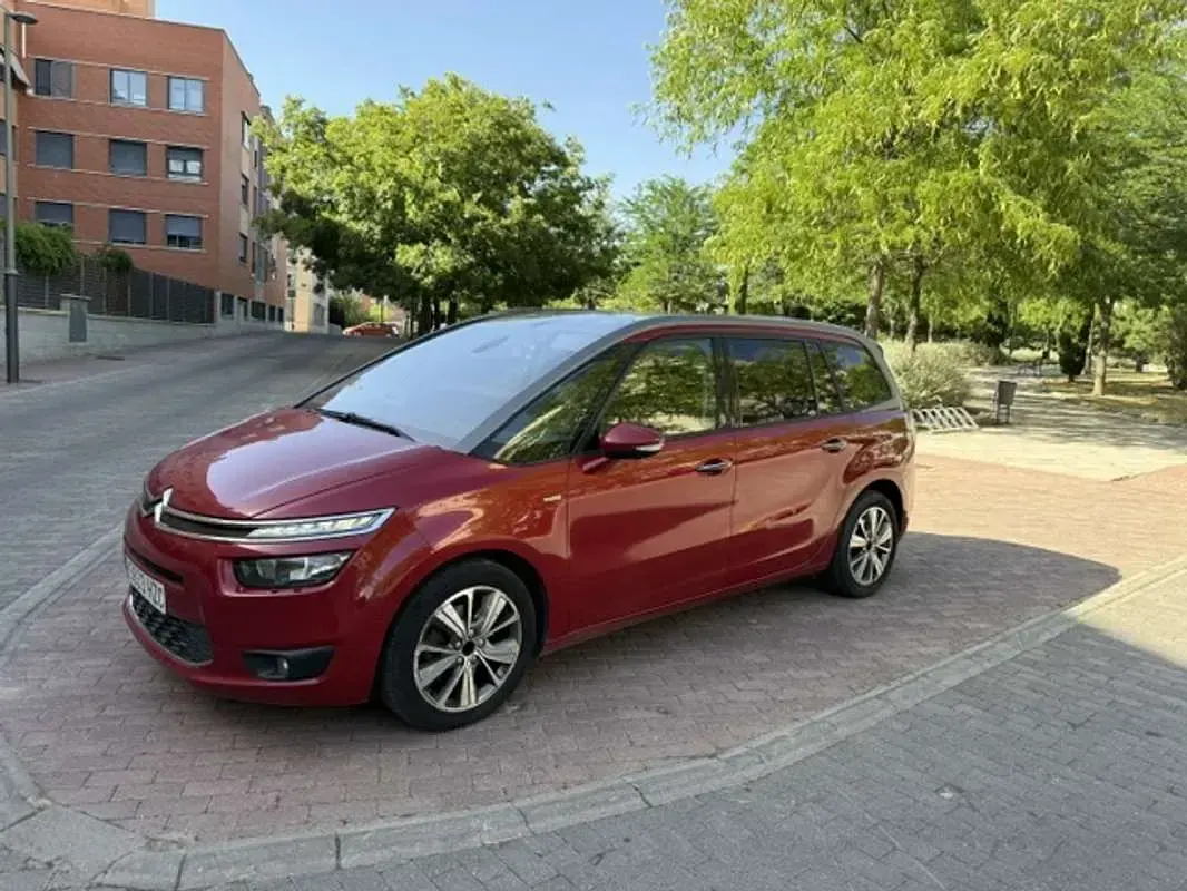 Usado Citroën Grand C4 Picasso Exclusive 150 CV (110 kW) 2014 Granate Monovolumen