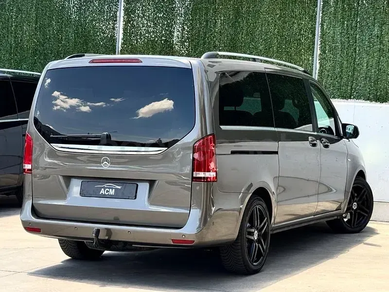 Usado Mercedes V250 AMG Edition 1 190 CV (139 kW) 2015 Marrón Monovolumen