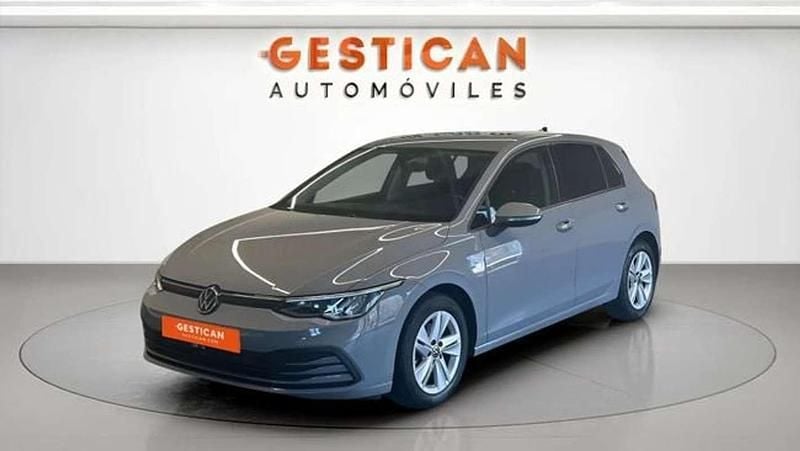 Usado VW Golf VIII Life 110 CV (80 kW) 2022 Gris Utilitario