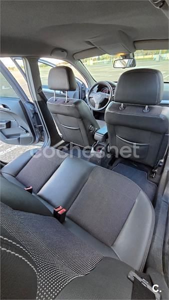 Usado Opel Astra Enjoy 120 CV (88 kW) 2006 Gris / plata Berlina