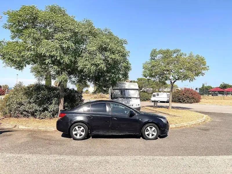 Usado Chevrolet Cruze LT 124 CV (91 kW) 2012 Negro Berlina