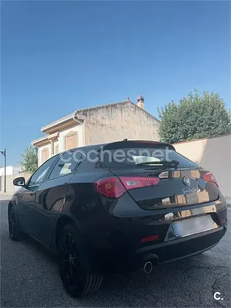 Usado Alfa Romeo Giulietta Veloce 105 CV (77 kW) 2014 Negro Utilitario