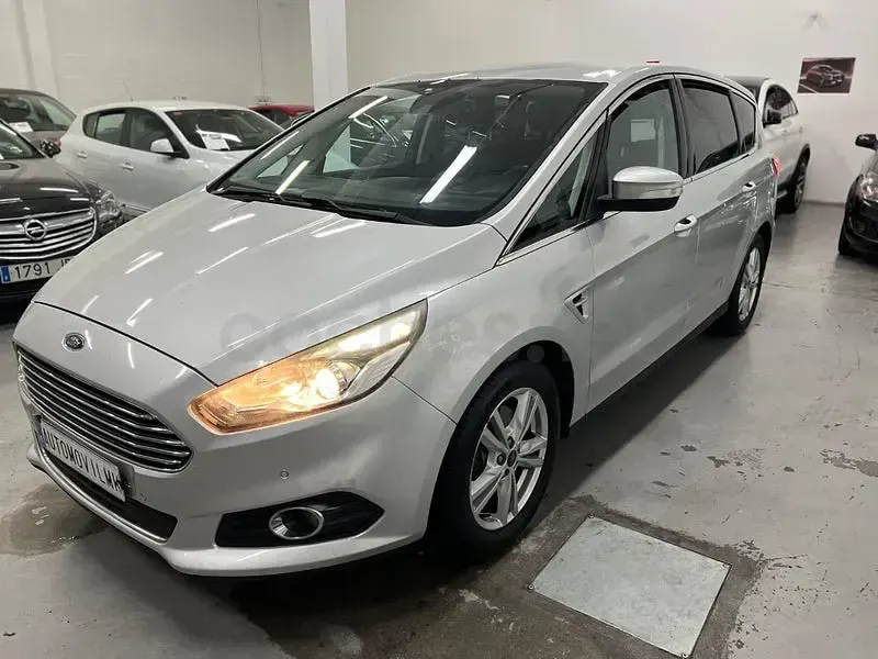 Usado Ford S-MAX Titanium 150 CV (110 kW) 2016 Gris / plata Monovolumen