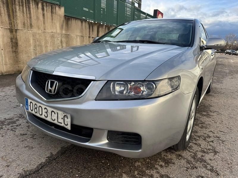 Usado Honda Accord Comfort 155 CV (114 kW) 2003 Gris / plata Berlina