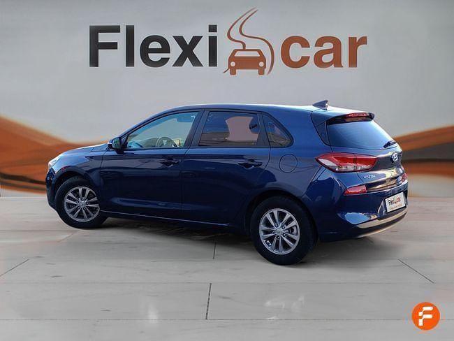 Usado Hyundai i30 120 CV (88 kW) 2017 Azul Berlina