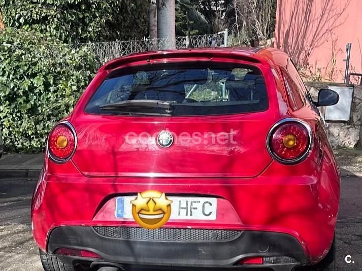 Usado Alfa Romeo MiTo Distinctive 120 CV (88 kW) 2011 Rojo Utilitario