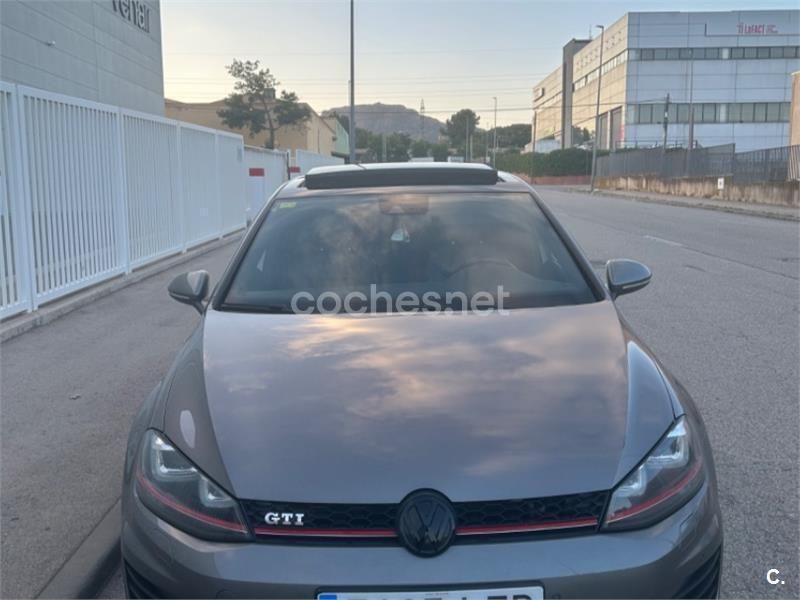 Usado VW Golf VII GTI 230 CV (169 kW) 2013 Beige Berlina