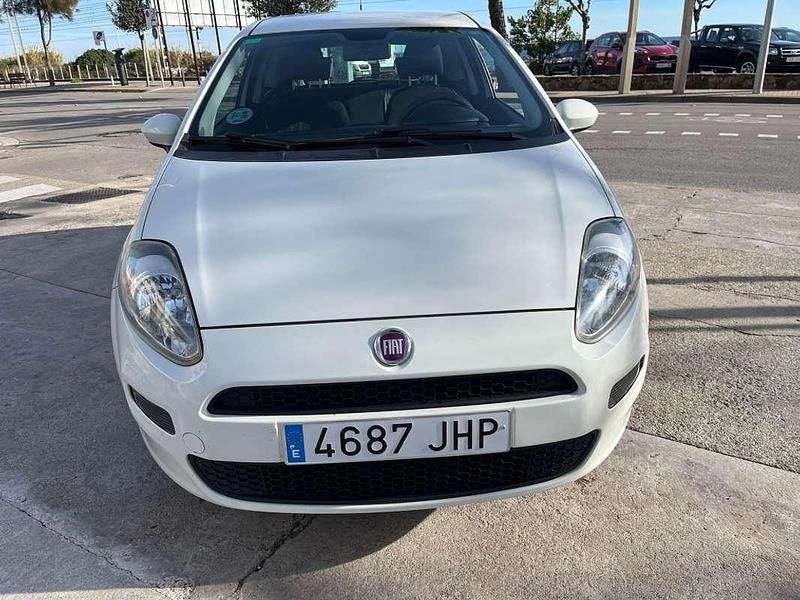 Usado Fiat Punto Pop 69 CV (50 kW) 2015 Blanco Utilitario