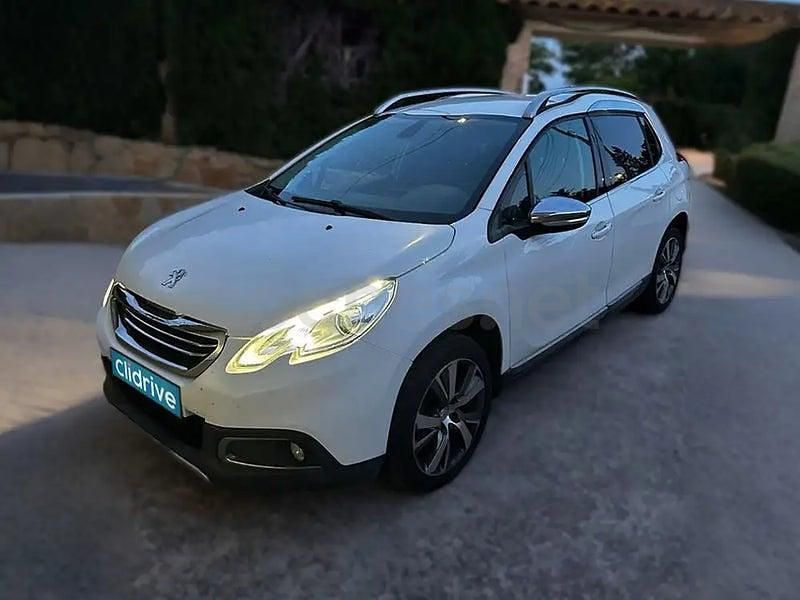 Usado Peugeot 2008 Allure 100 CV (73 kW) 2016 Blanco SUV
