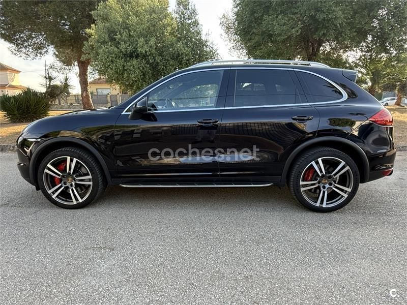 Negro Usado 2010 Porsche Cayenne Turbo SUV | 36.000 € - Imagen 1/4