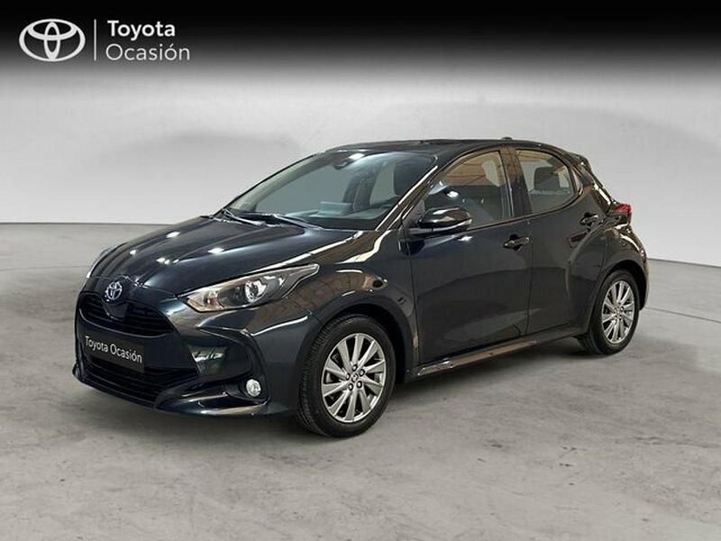 Negro Usado 2024 Toyota Yaris Hybrid Active Berlina | 22.950 € (Precio justo) - Imagen 1/4