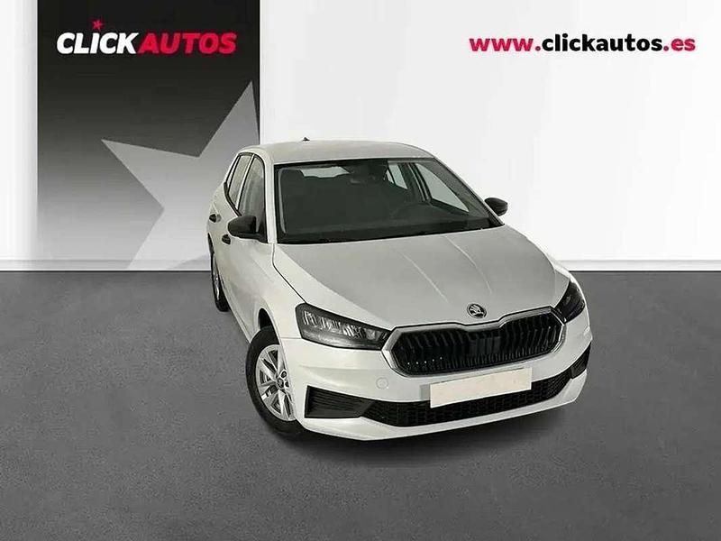 Usado Skoda Fabia Essence 80 CV (58 kW) 2025 Blanco Utilitario