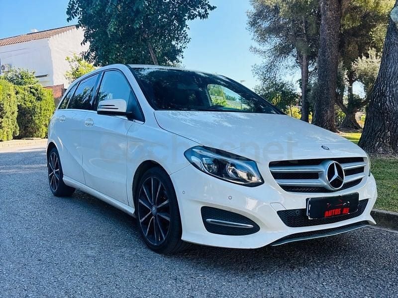 Usado Mercedes B200 136 CV (100 kW) 2017 Blanco Monovolumen