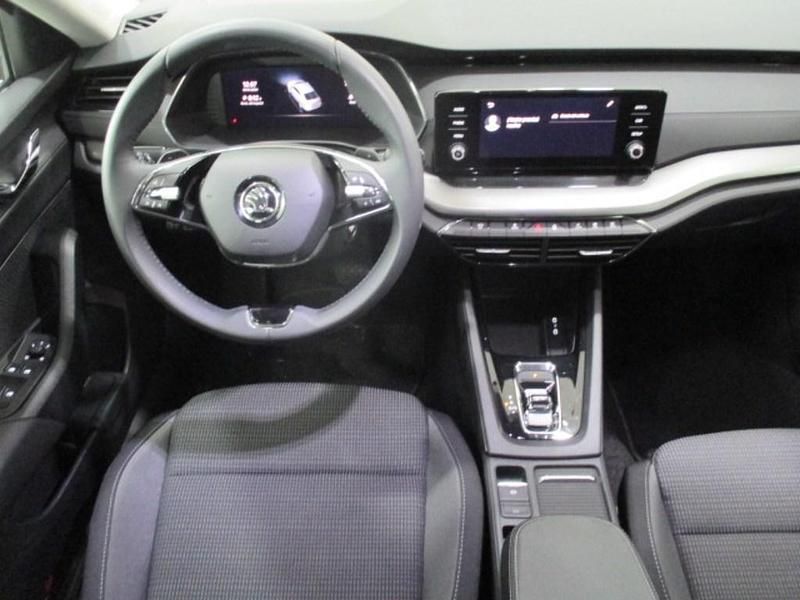 Usado Skoda Octavia Ambition 110 CV (80 kW) 2023 Rojo Berlina