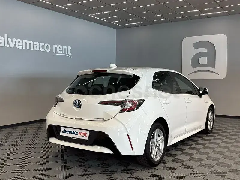 Usado Toyota Corolla Active 122 CV (89 kW) 2021 Blanco Berlina