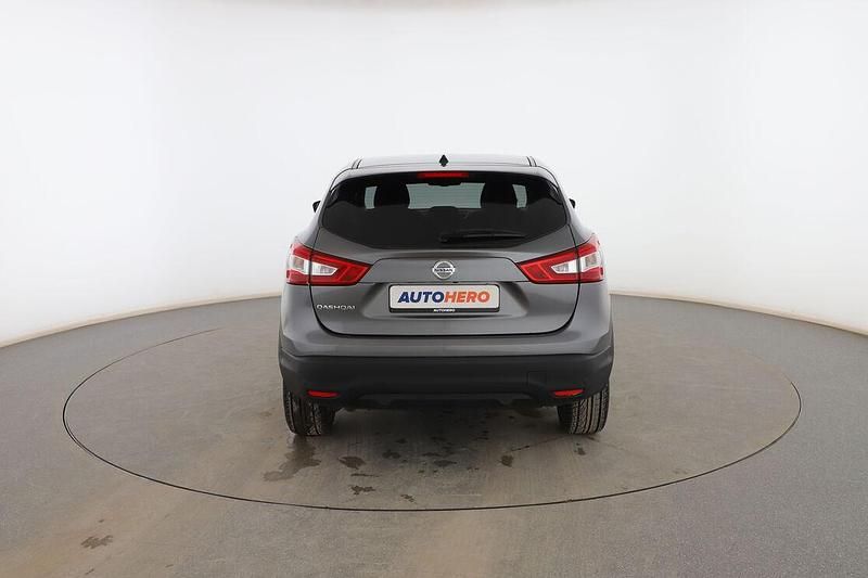 Usado Nissan Qashqai N-Connecta 130 CV (95 kW) 2016 Gris SUV