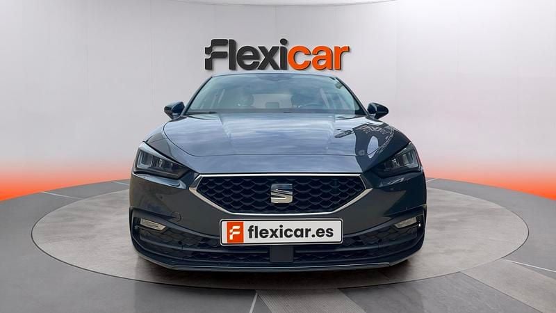 Używany Seat Leon Style 131 KM (96 kW) 2023 Szary Sedan/Limuzyna