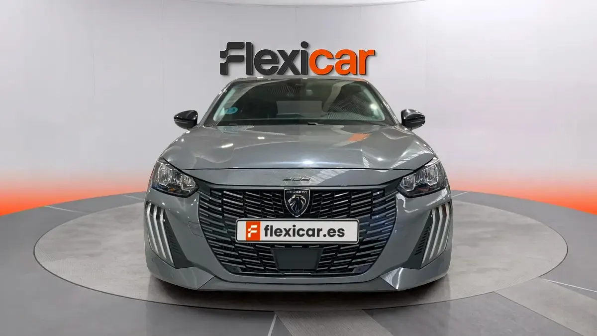 Usado Peugeot 208 Allure 101 CV (74 kW) 2025 Gris Utilitario