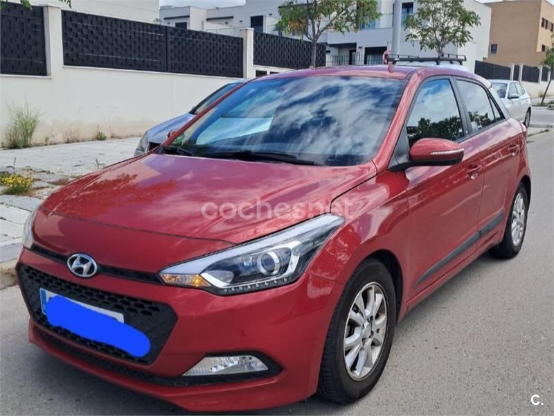 Granate Usado 2016 Hyundai i20 GO! Berlina | 8500 € (Precio justo) - Imagen 1/4