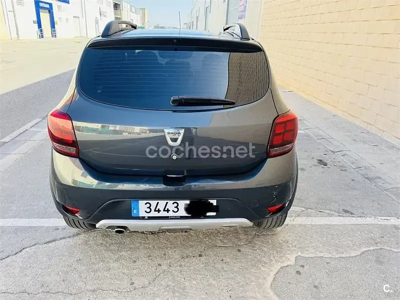 Usado Dacia Sandero Stepway 90 CV (66 kW) 2017 Negro Berlina