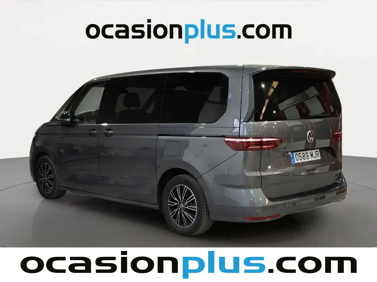 Usado VW Multivan Life 150 CV (110 kW) 2023 Gris Monovolumen