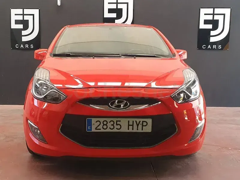 Usado Hyundai ix20 115 CV (84 kW) 2014 Rojo Utilitario