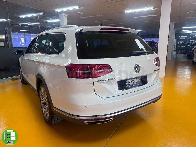 Usado VW Passat Alltrack 190 CV (139 kW) 2017 Blanco Familiar