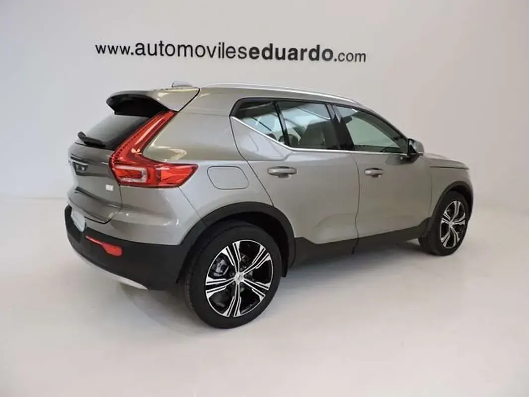 Käytetty Volvo XC40 Inscription 211 HP (155 kW) 2021 Peessi Katumaasturi