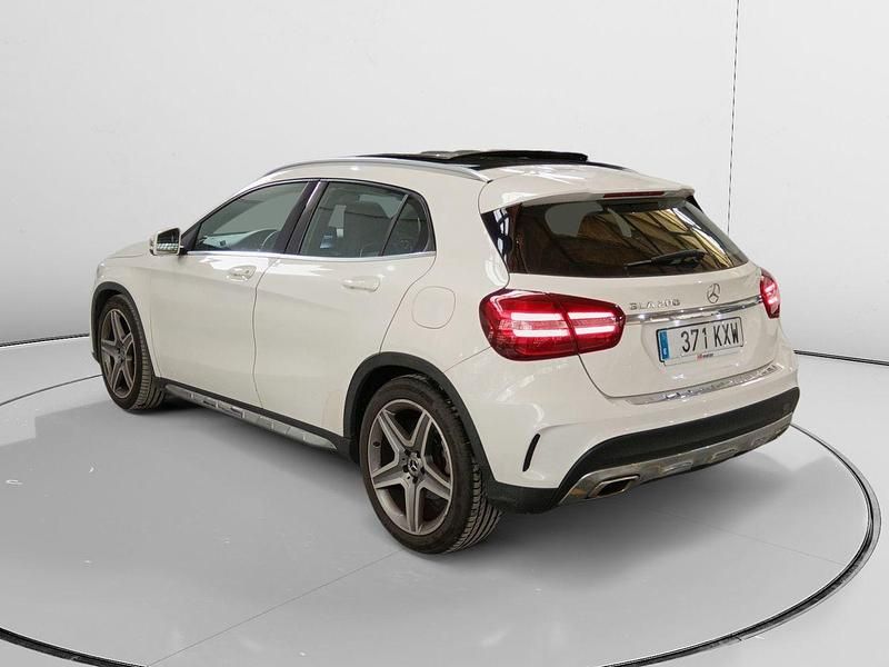 Usado Mercedes GLA200 156 CV (114 kW) 2019 Blanco SUV