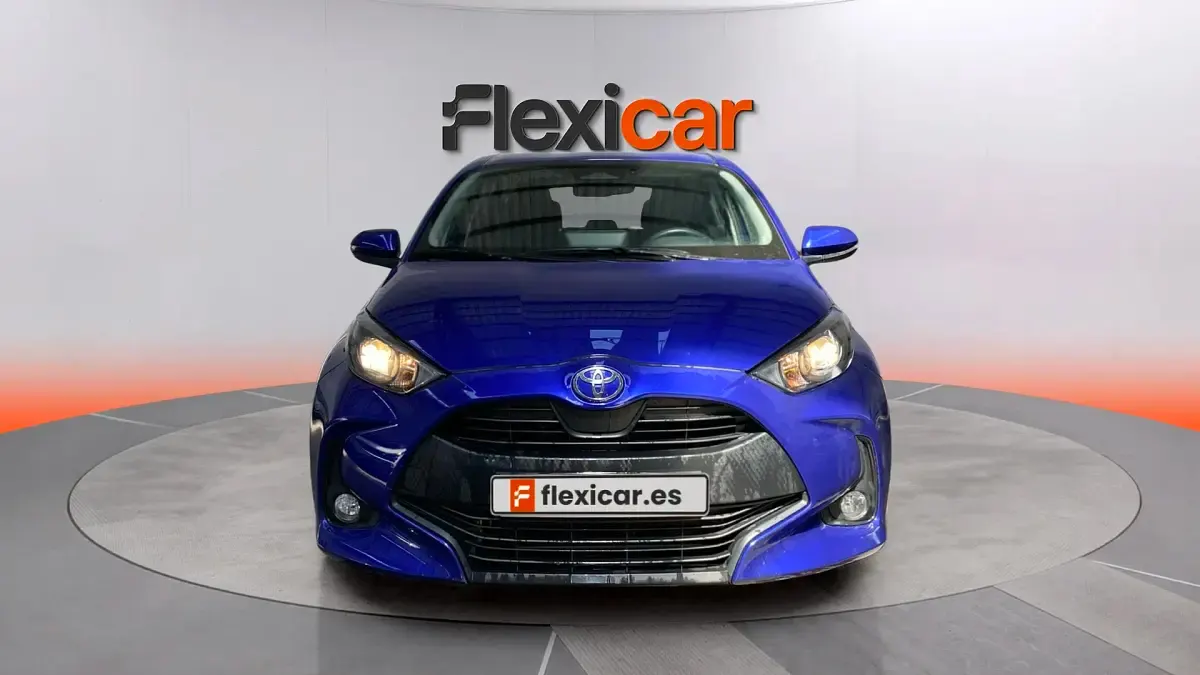 Usado Toyota Yaris Hybrid Active 116 CV (85 kW) 2025 Azul Berlina
