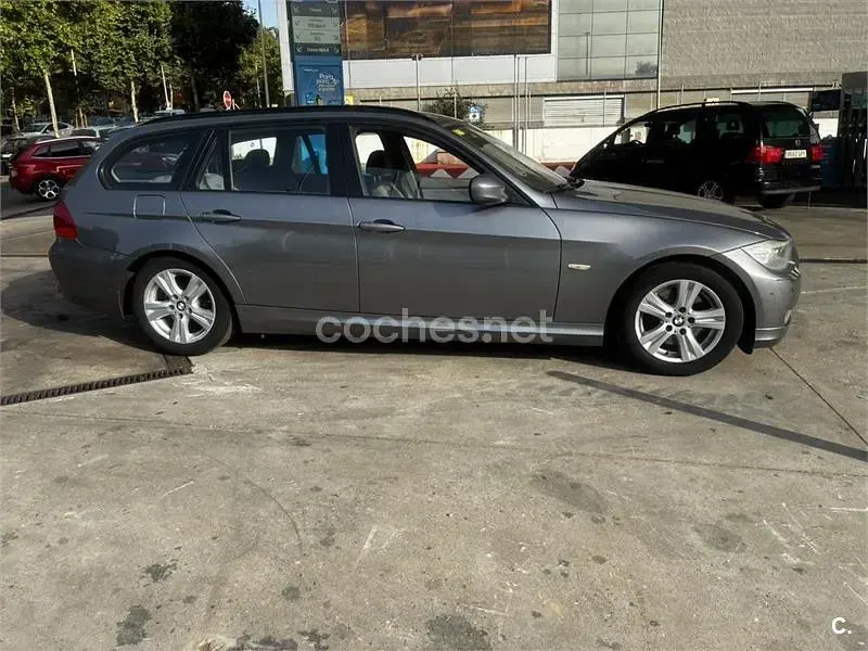 Usado BMW 320 177 CV (130 kW) 2011 Gris / plata Familiar
