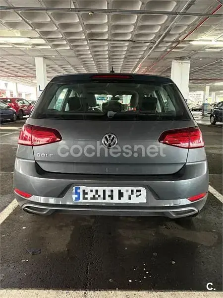 Usado VW Golf VII Advance 115 CV (84 kW) 2019 Gris / plata Familiar